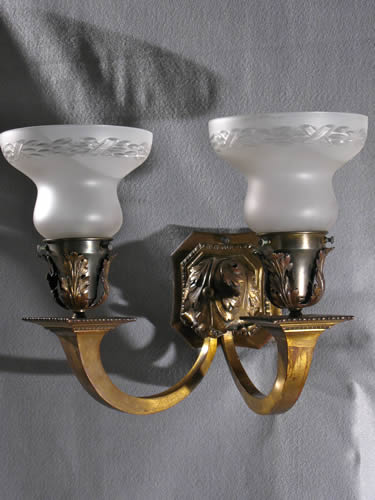 Single Cast Brass Sconce